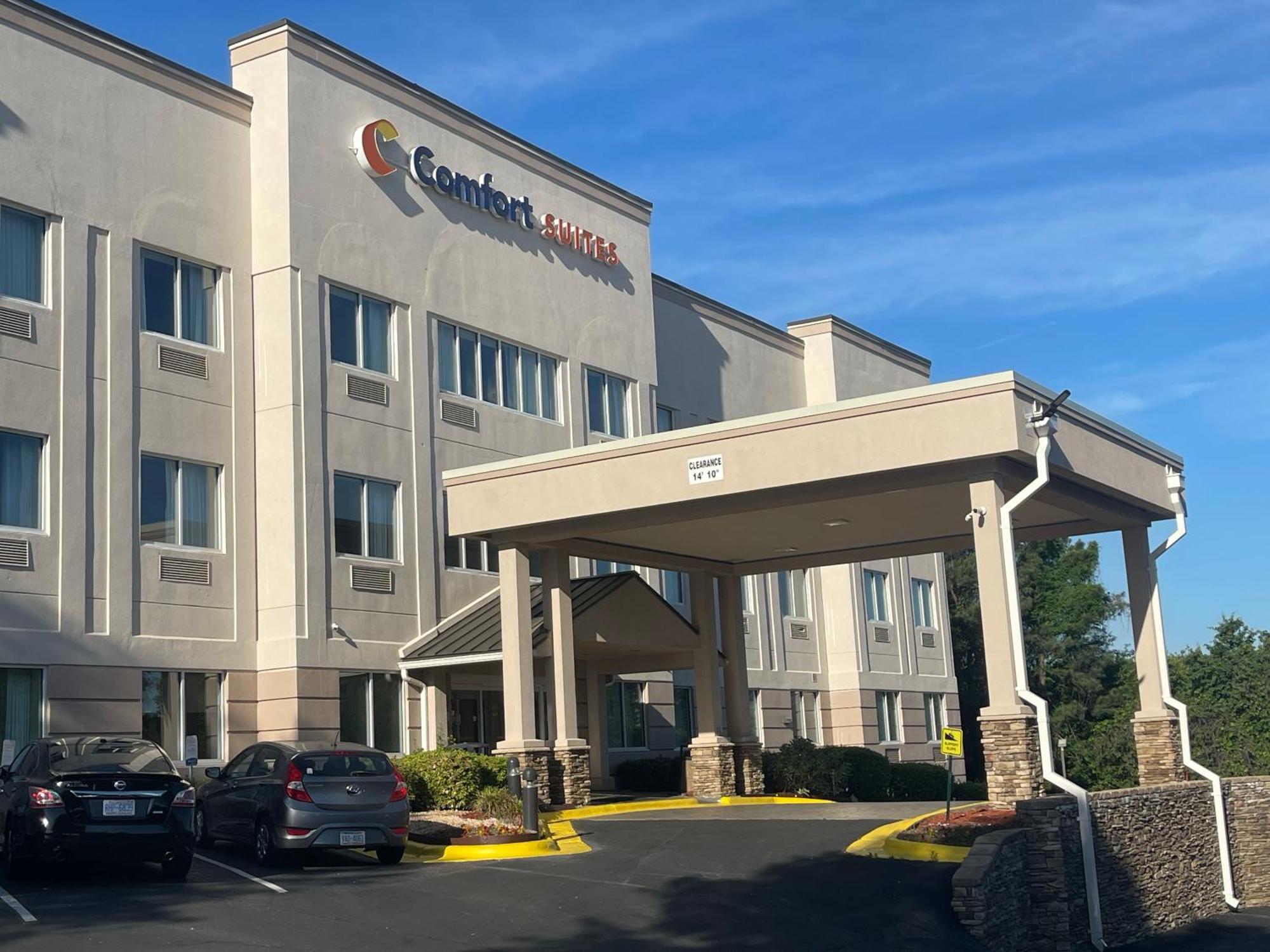 Comfort Suites Raleigh Walnut Creek Exterior photo
