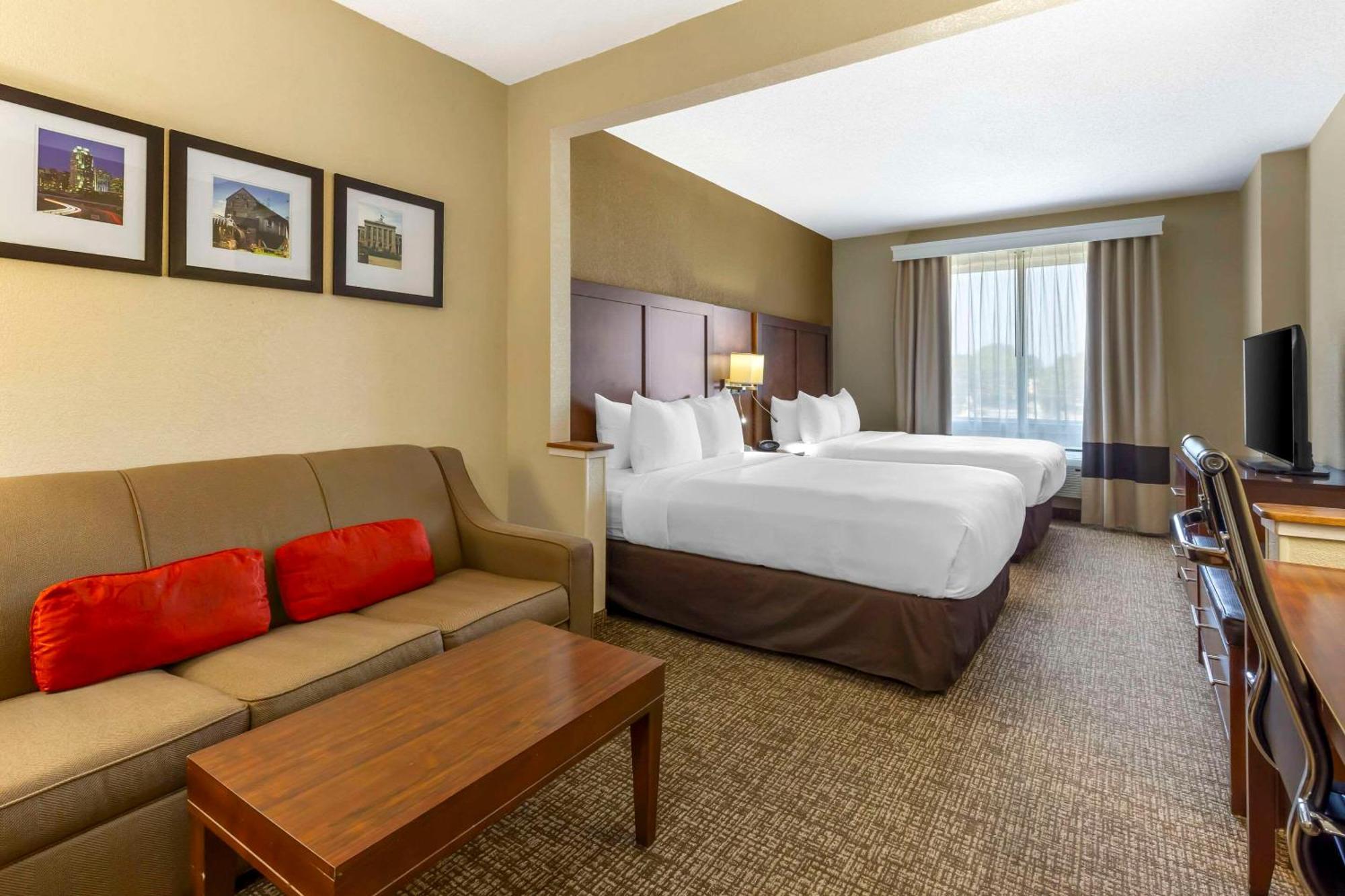 Comfort Suites Raleigh Walnut Creek Exterior photo