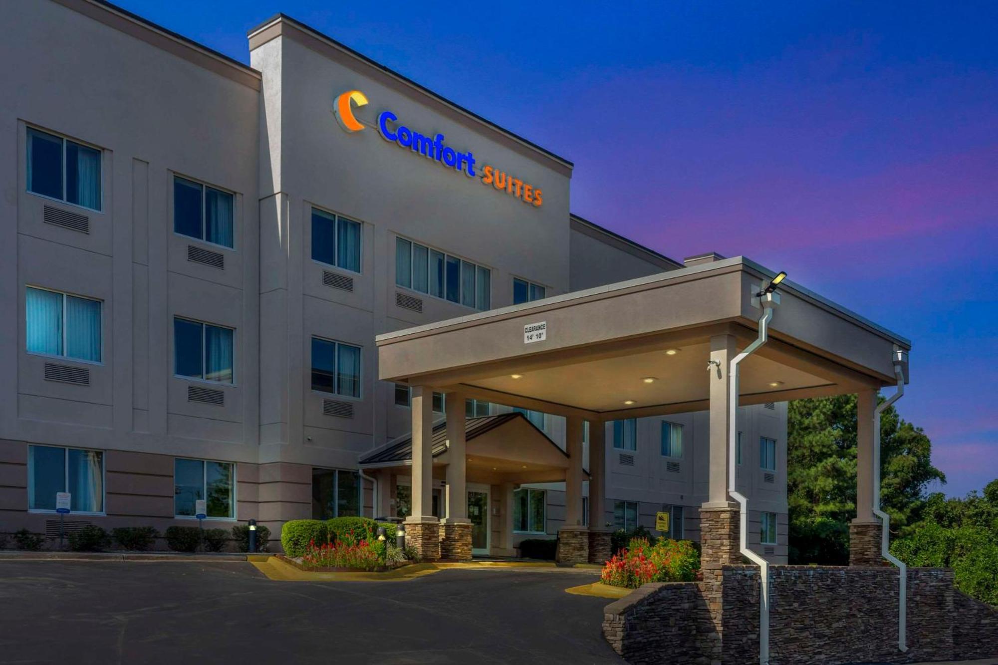 Comfort Suites Raleigh Walnut Creek Exterior photo